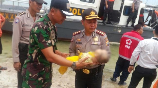 Foto Jasad bayi yang berhasil ditemukan : © batamnews.co.id
