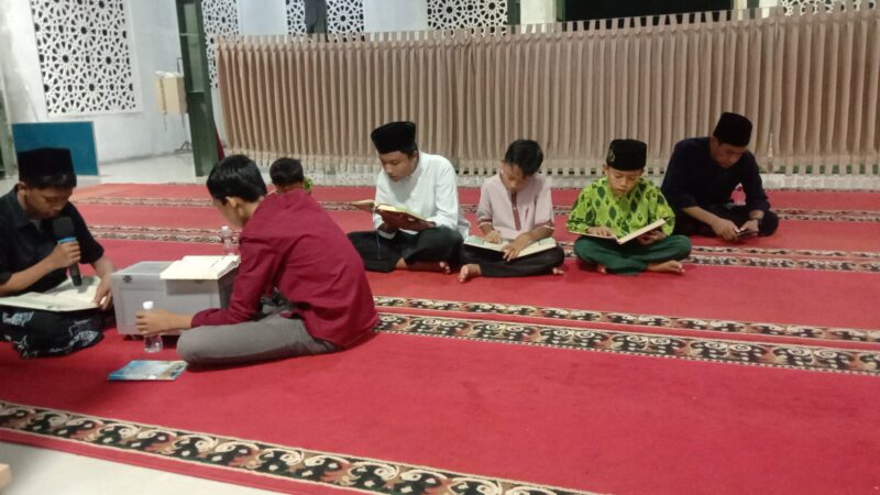 Agar Dapat Keberkahan Simak Adab Membaca Kitab Suci Al Qur An